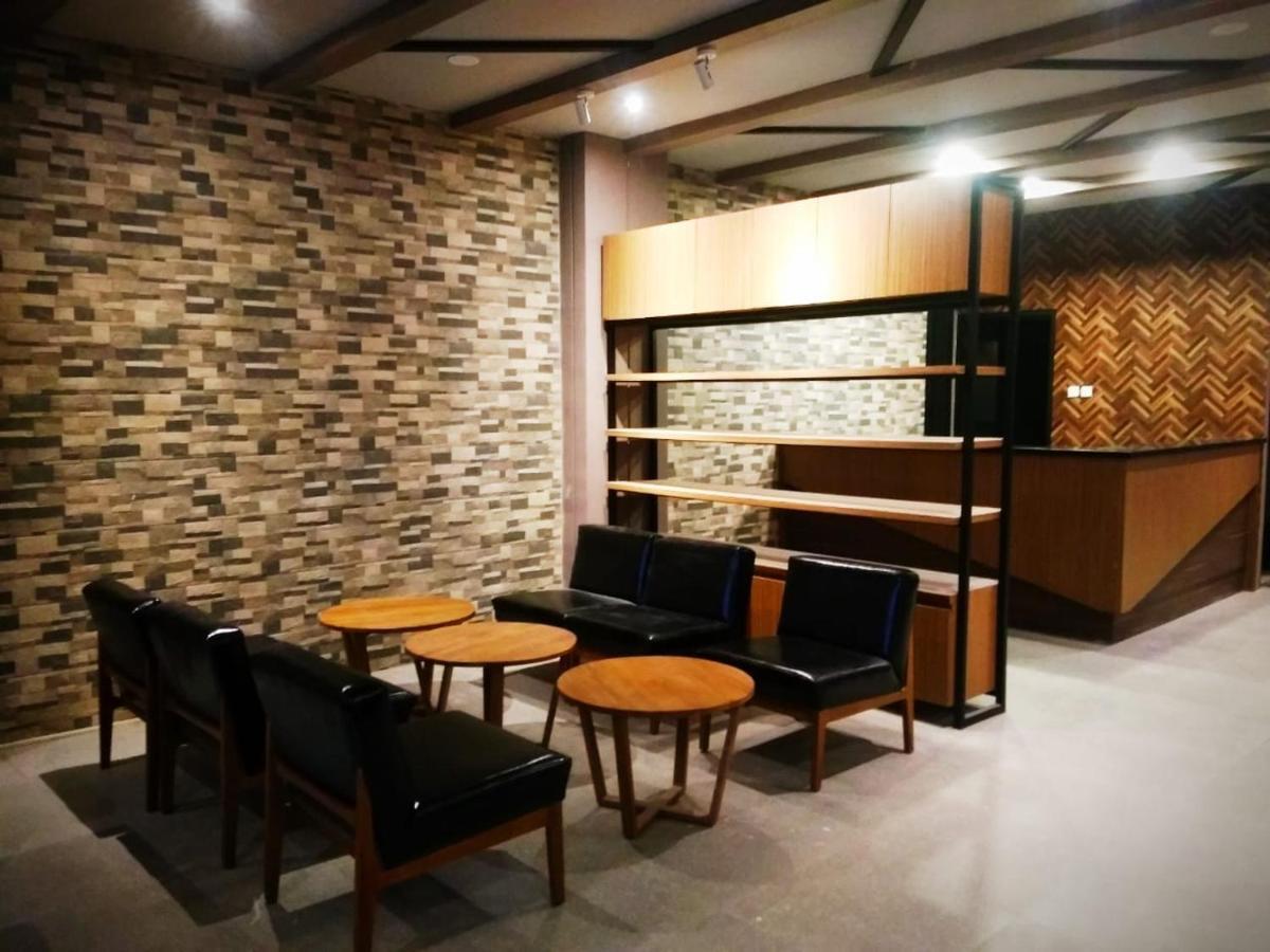 Hotel Marina Airport Семаранг Екстериор снимка